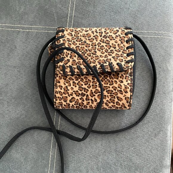 Little Leopard Print Purse Wallet with Removable Shoulder Strap - Picture 1 of 4